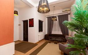 Conta Apartments